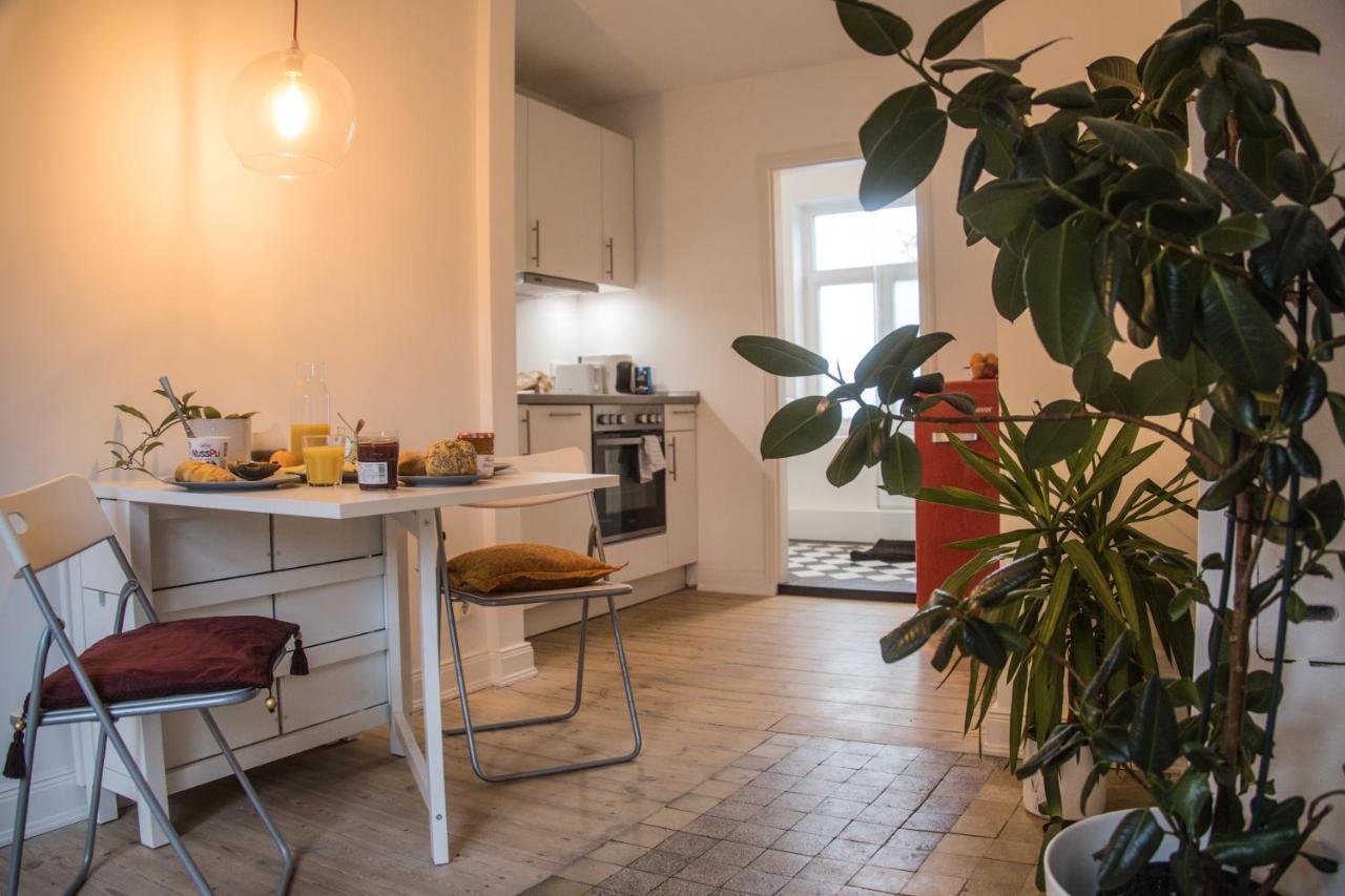 Doppelbett In Heller Wohnung Hamburg Kültér fotó