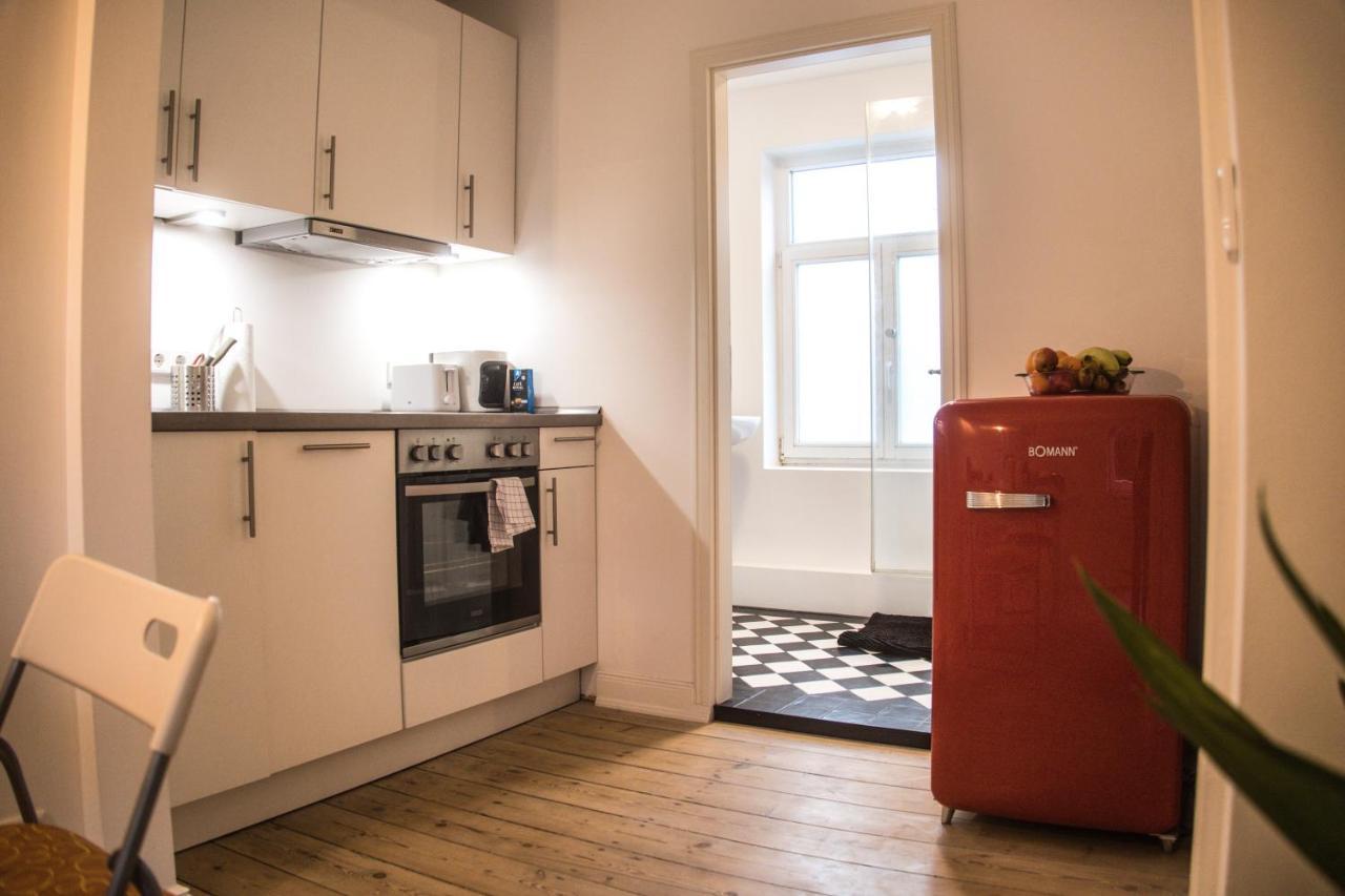 Doppelbett In Heller Wohnung Hamburg Kültér fotó